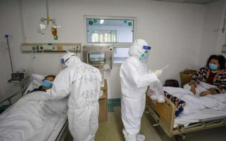 Sigue en aumento el número de infectados por coronavirus en China ya son más de 63 mil; 1, 380 personas han muerto