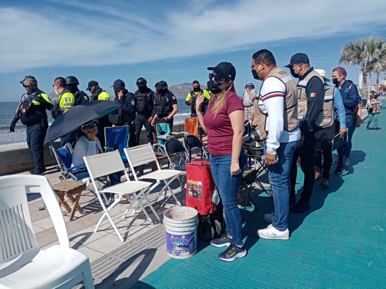 Operativo en malec&oacute;n, para verificar acaparamientos y cuidar la salud
