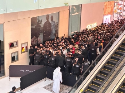Centros comerciales de Dub&aacute;i entran en caos ante lanzamiento del iPhone 15