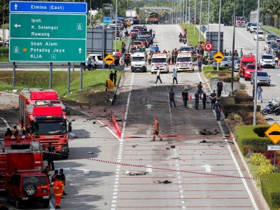 Jet privado se estrella antes de aterrizar en aeropuerto de Kuala Lumpur, Malasia; hay 10 muertos