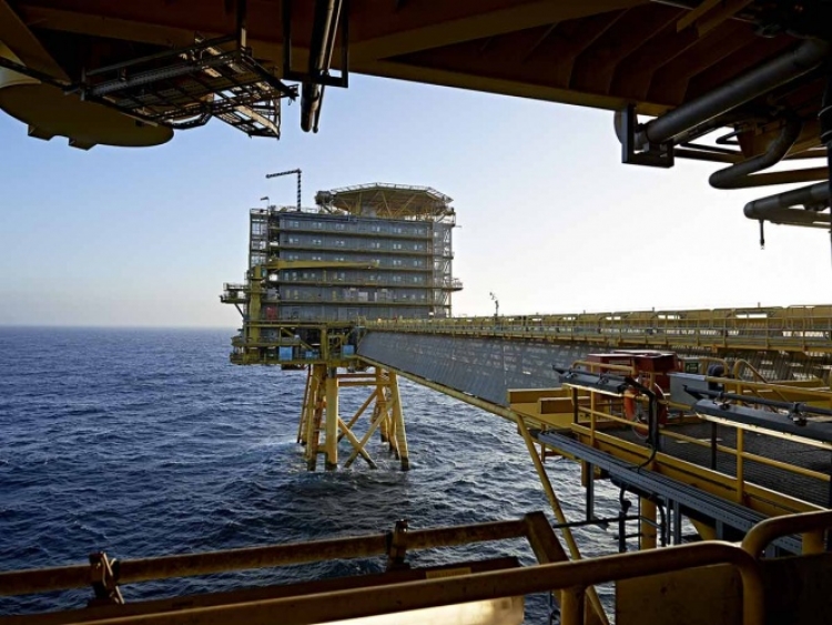 Dinamarca pone fin a extracción de petróleo y gas