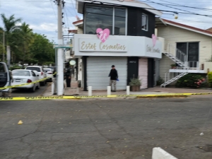 Disparan a local de venta de productos de belleza para mujer de una creadora de contenido en Las Quintas