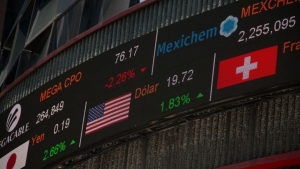 Euro cotiza por debajo del d&oacute;lar por primera vez en veinte a&ntilde;os, &iquest;a qu&eacute; se debe su depreciaci&oacute;n?