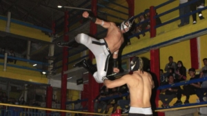 Muere el luchador Pr&iacute;ncipe A&eacute;reo en pleno ring
