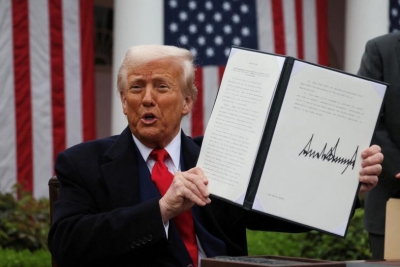 Corte Suprema de Estados Unidos da rev&eacute;s a aranceles globales de Trump; los declara ilegales