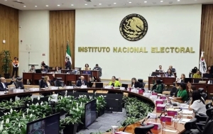 Pide INE a partidos poner 5 candidatas a gubernaturas
