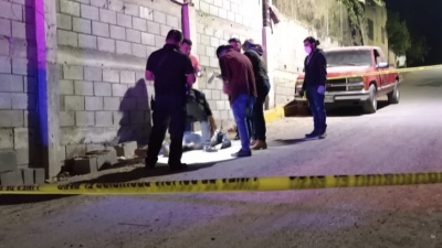 Asesinan a balazos a un joven en Sanalona