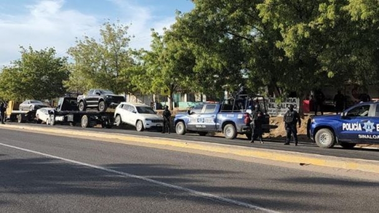 Cuatro detenidos, vehículos, droga y un arsenal asegurados en operativo en Culiacán