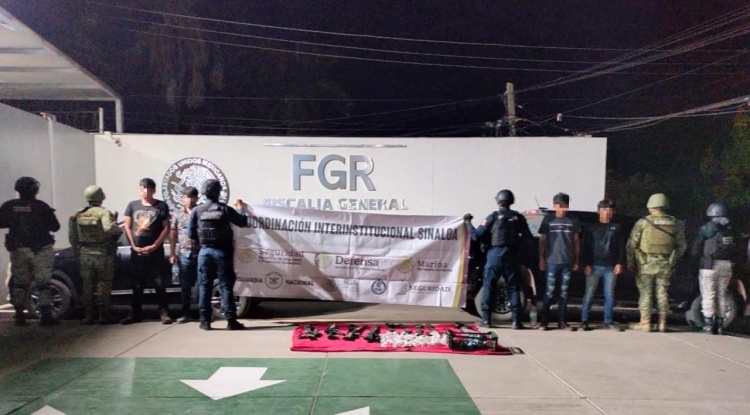 Distintas fuerzas especiales de seguridad aseguran a 4 civiles con armas, municiones y 2 veh&iacute;culos con reporte de robo en Tepuche