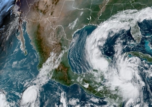 Hurac&aacute;n Delta deja M&eacute;xico y se acerca a Estados Unidos