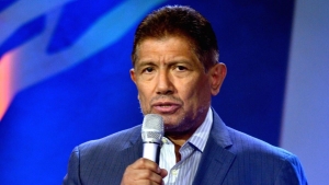 Juan Osorio le hace una audaz propuesta a Shakira para realizarle su bioserie