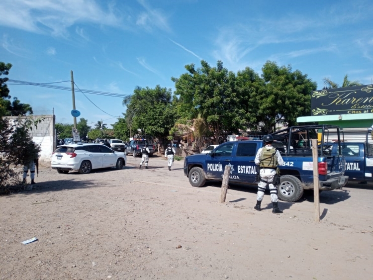 Enfrentamiento entre policías y delincuentes en Villa Juárez, Navolato; hay 4 heridos