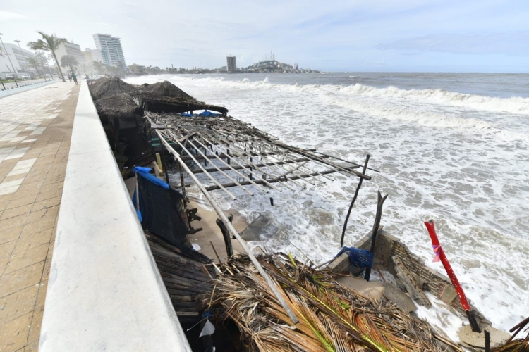 Mazatl&aacute;n con p&eacute;rdidas materiales pero saldo blanco tras el paso del Hurac&aacute;n Pamela