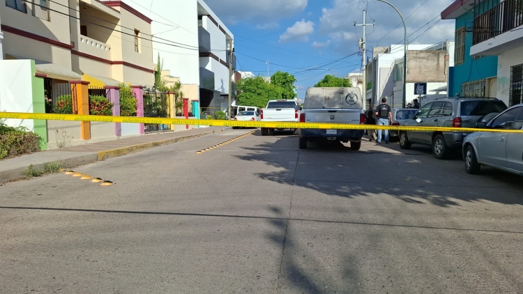 Encuentran veh&iacute;culo presuntamente relacionado con el asesinato de polic&iacute;as de tr&aacute;nsito, en la Colonia Centro en Culiac&aacute;n