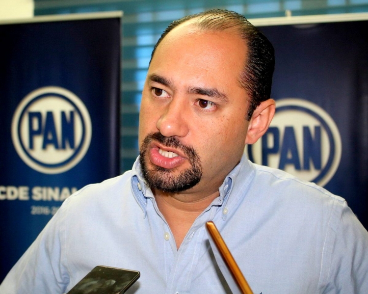 Cancela AMLO fideicomisos para financiar sus obras faraónicas: Diputado Carlos Castaños