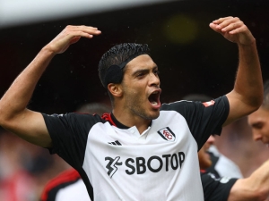 Fulham elimina a Tottenham de la Carabao Cup con gol incluido de Raúl Jiménez