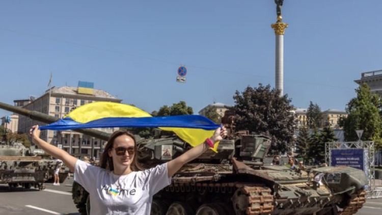 Ucrania celebra su independencia entre el temor a nuevos ataques