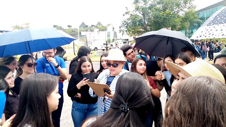 Maestros del Tec de Culiac&aacute;n toman asistencia durante manifestaci&oacute;n
