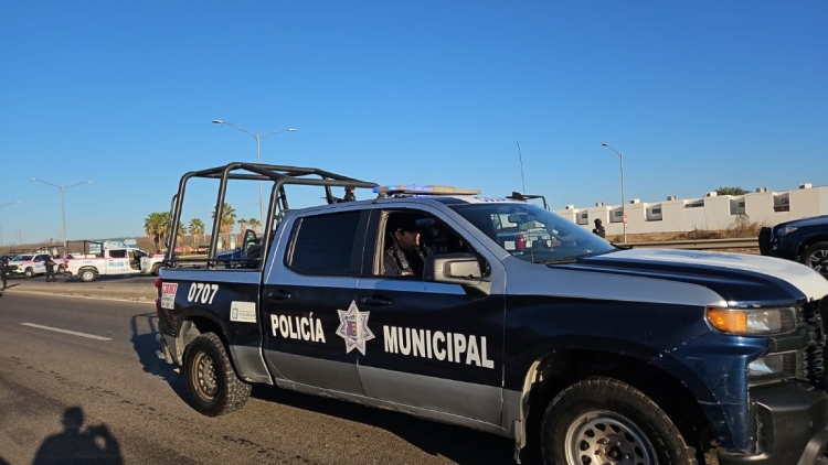A punta de pistola, mamá y sus hijas son despojadas de su camioneta en la Colonia Paseos del Rey, en Culiacán