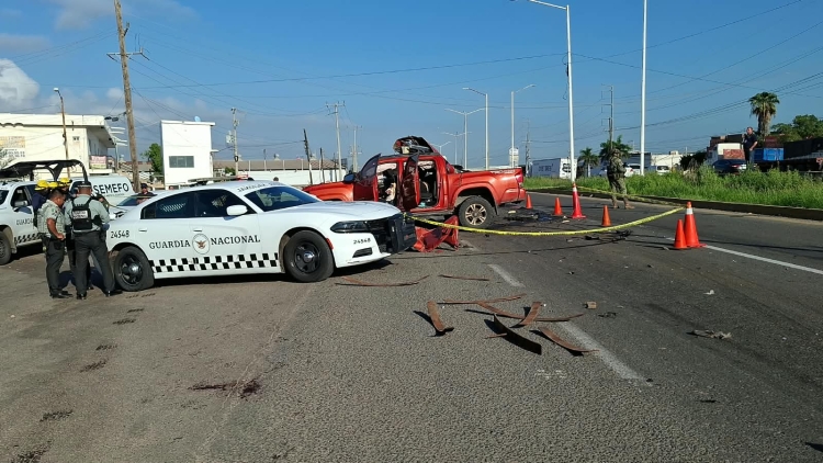 Tres personas mueren en choque sobre La Costerita en Culiac&aacute;n
