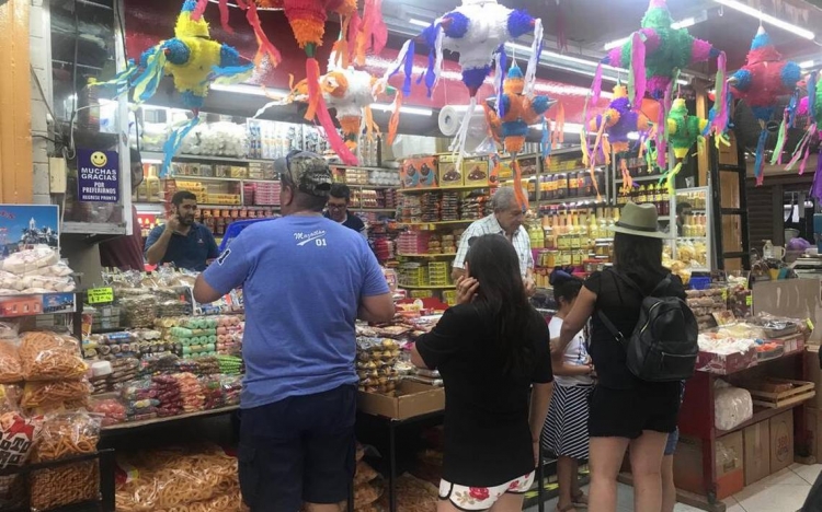 Bajas ventas de dulces y piñatas previo al Día del Niño