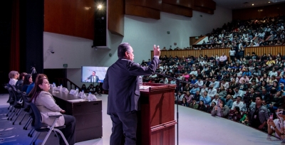 El Rector Jes&uacute;s Madue&ntilde;a pone en marcha la XX Muestra Profesiogr&aacute;fica UAS 2026: &ldquo;Tu futuro profesional brillante&rdquo;