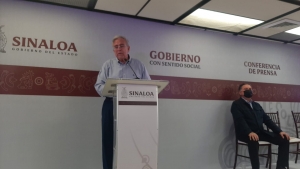 Gobernador condena la discriminaci&oacute;n en la educaci&oacute;n privada