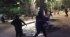 Polic&iacute;as de Canc&uacute;n reprimen protesta feminista a balazos