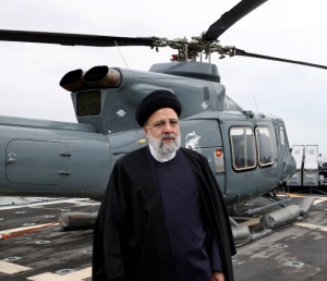 Helicóptero del presidente de Irán sufre aterrizaje forzoso; está ilocalizable