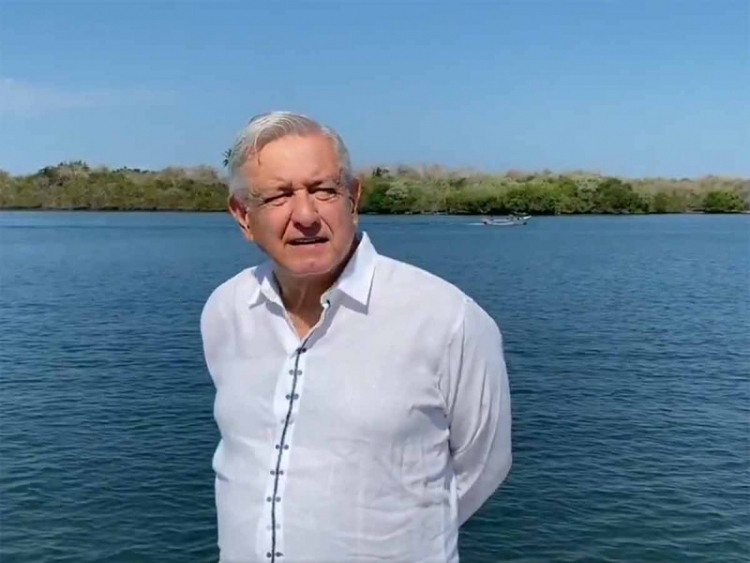 En México no se maltrata a los maestros: López Obrador