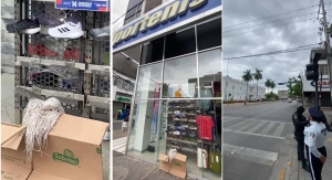 El colmo, cristalazo al Deportenis ubicado frente al Ayuntamiento
