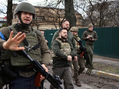 Zelenski visita zona de masacre contra civiles; insiste en &quot;genocidio&quot; ruso