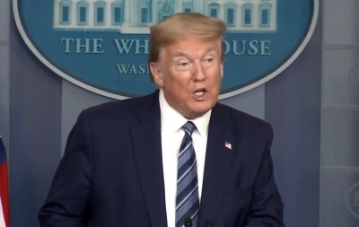 Trump suspende la emisi&oacute;n de tarjetas verdes por 60 d&iacute;as