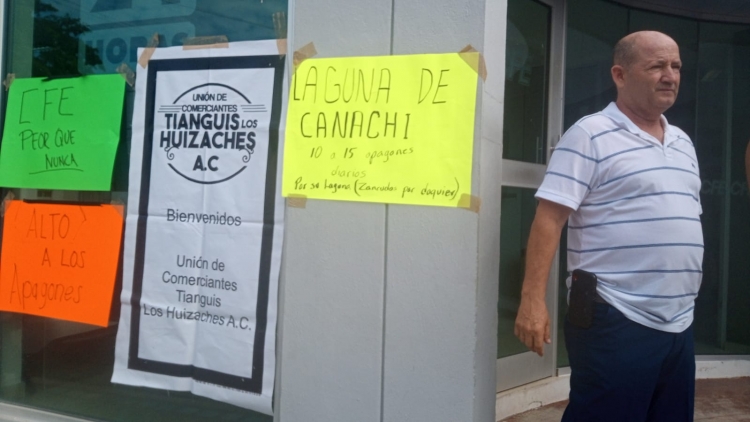 Con una manifestaci&oacute;n grupos sociales y econ&oacute;micos exigen reparaci&oacute;n de da&ntilde;os a la CFE