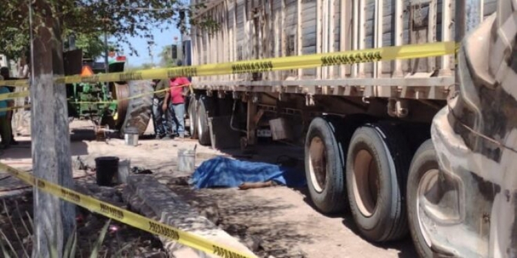 Adulto muere atropellado por pesado tráiler en el Ejido Chihuahuita, Ahome