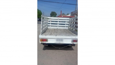 Hallan camioneta abandonada en la colonia L&aacute;zaro C&aacute;rdenas, fue robada en el sector del Mercado de Abastos