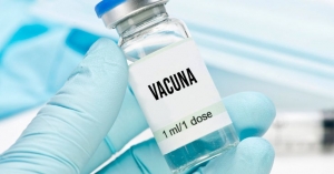 Reportan resultados preliminares positivos de vacuna contra COVID-19