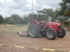 Trabajador del campo muere al caerle una máquina agrícola encima