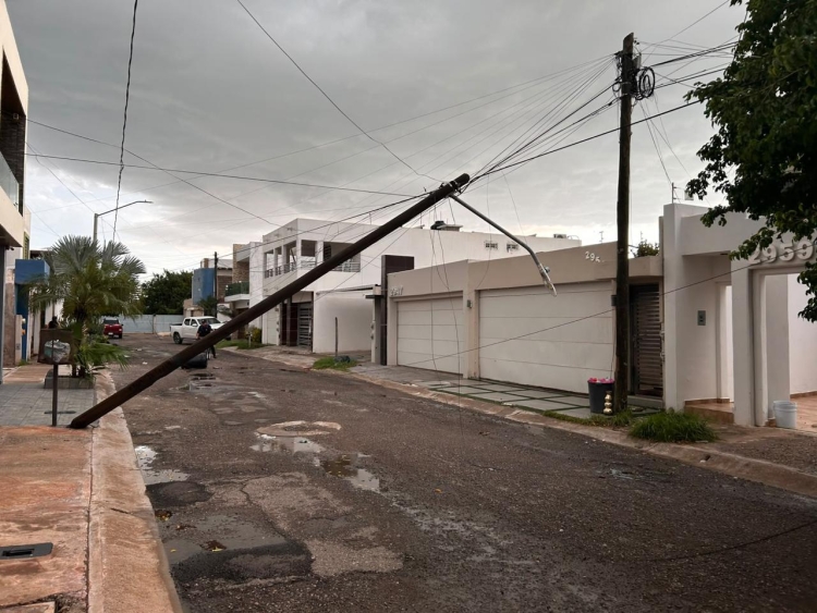 16 colonias sin luz en Culiac&aacute;n tras fuerte tormenta con vientos, ayer