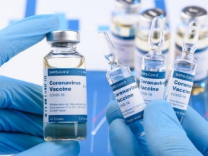 Aprueban tres pa&iacute;ses la tercera dosis de la vacuna anticovid