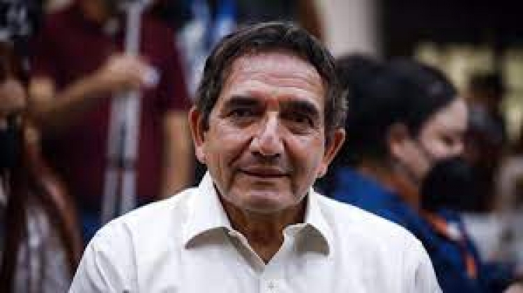 Se ampara H&eacute;ctor Melesio Cu&eacute;n Ojeda