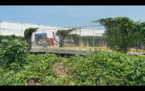 Piden vecinos que les arreglen la calle L&aacute;zaro C&aacute;rdenas