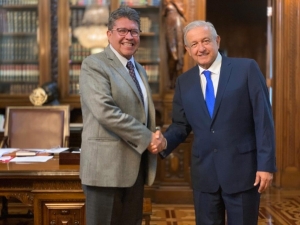 AMLO suma a Monreal y Noro&ntilde;a como aspirantes a sucederlo en 2024: "los que quieran inscribirse"