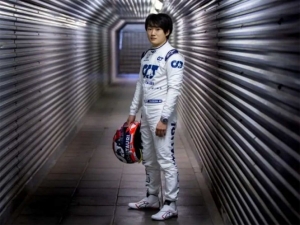 Yuki Tsunoda renueva su v&iacute;nculo con AlphaTauri
