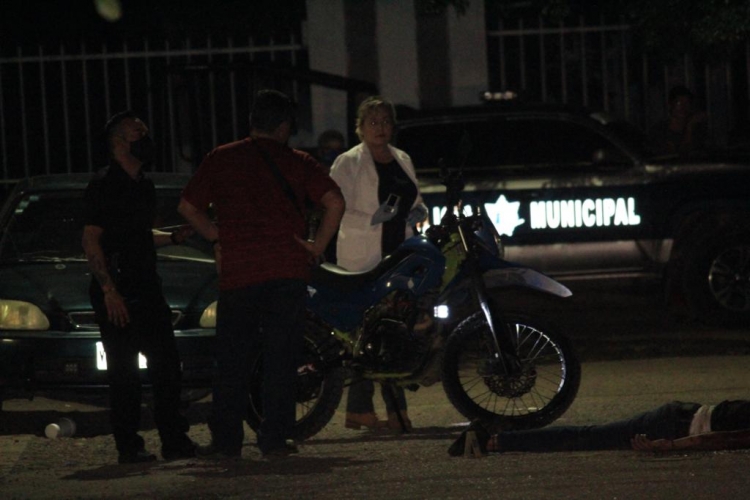 Asesinan a motociclista al salir de la casa de novia en Culiacán