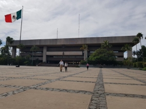 Dejan s&oacute;lo a Quirino por campa&ntilde;as