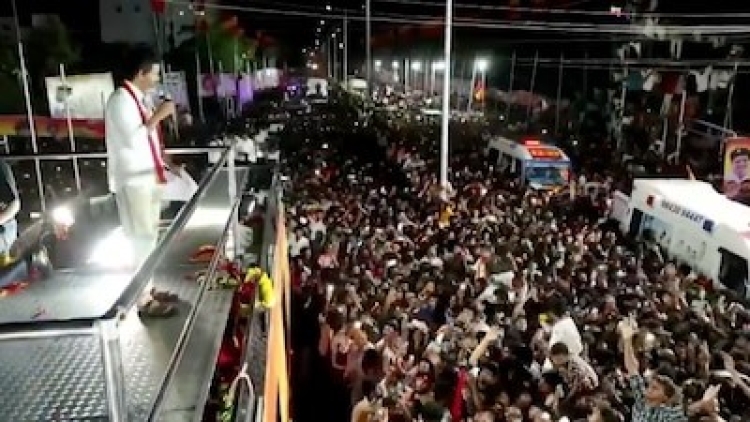 Estampida en La India: Mit&iacute;n pol&iacute;tico del popular actor Vijay deja 36 muertos y 40 heridos