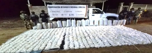 Decomisan 1.3 toneladas de metanfetamina, granadas y 900 balas en Mazatl&aacute;n y Culiac&aacute;n