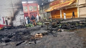 Hombres armados provocan incendio en Central de Abasto de Toluca; hay al menos 7 muertos