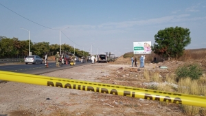 Hallan dos cuerpos ejecutados a balazos en la orilla de La Costerita; uno a&uacute;n ten&iacute;a signos vitales